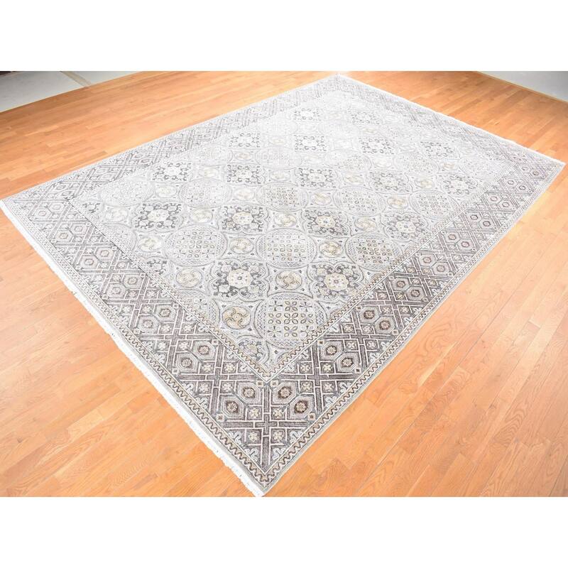 Hand Knotted Ivory Transitional with Wool & Silk Oriental Rug (10'1" x